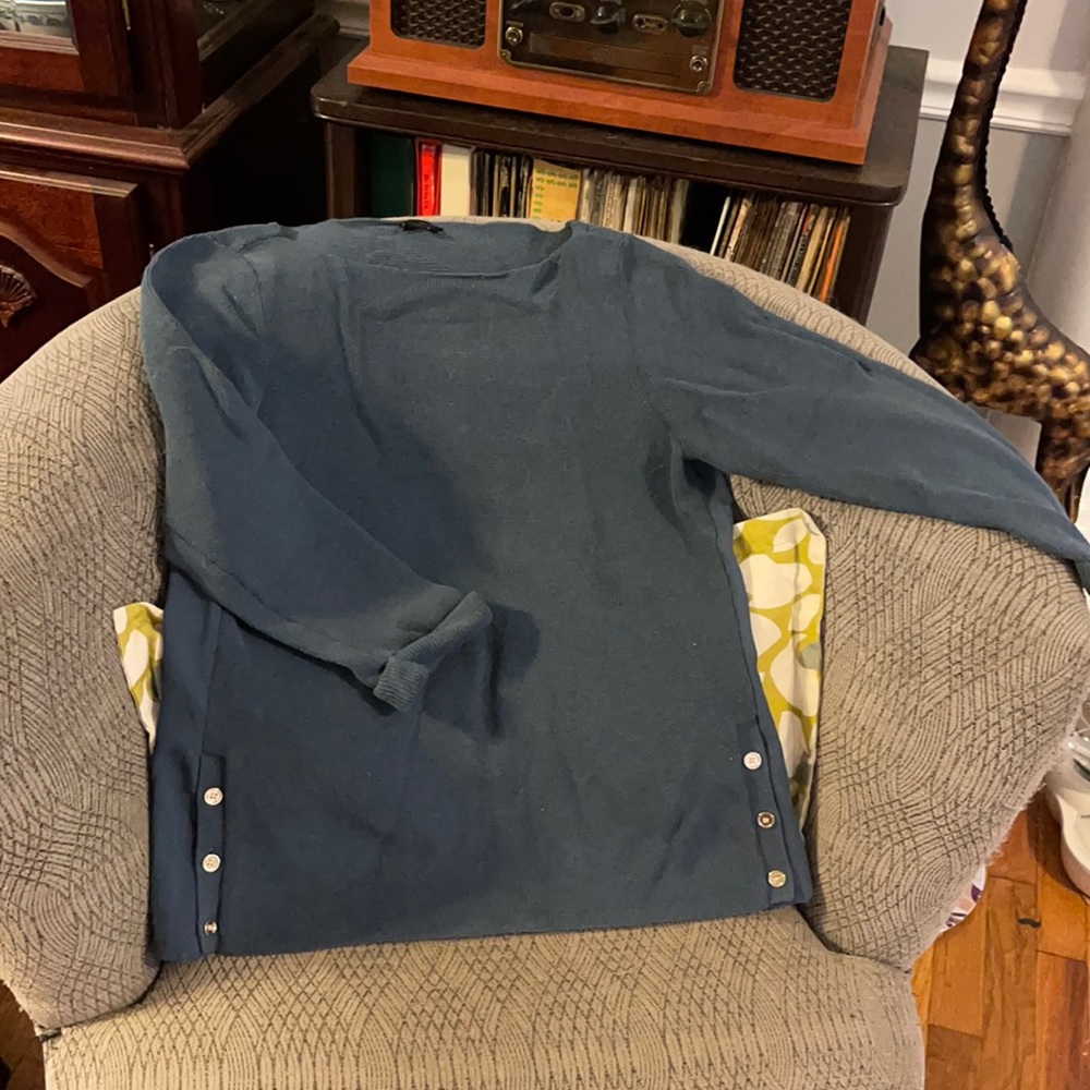 Ann Taylor size large sweater. Cute button detail